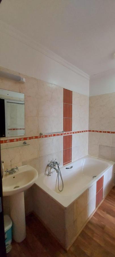 Pleasant Nest Homestay Near Jkia Airport And Sgr Station Nairobi Kültér fotó